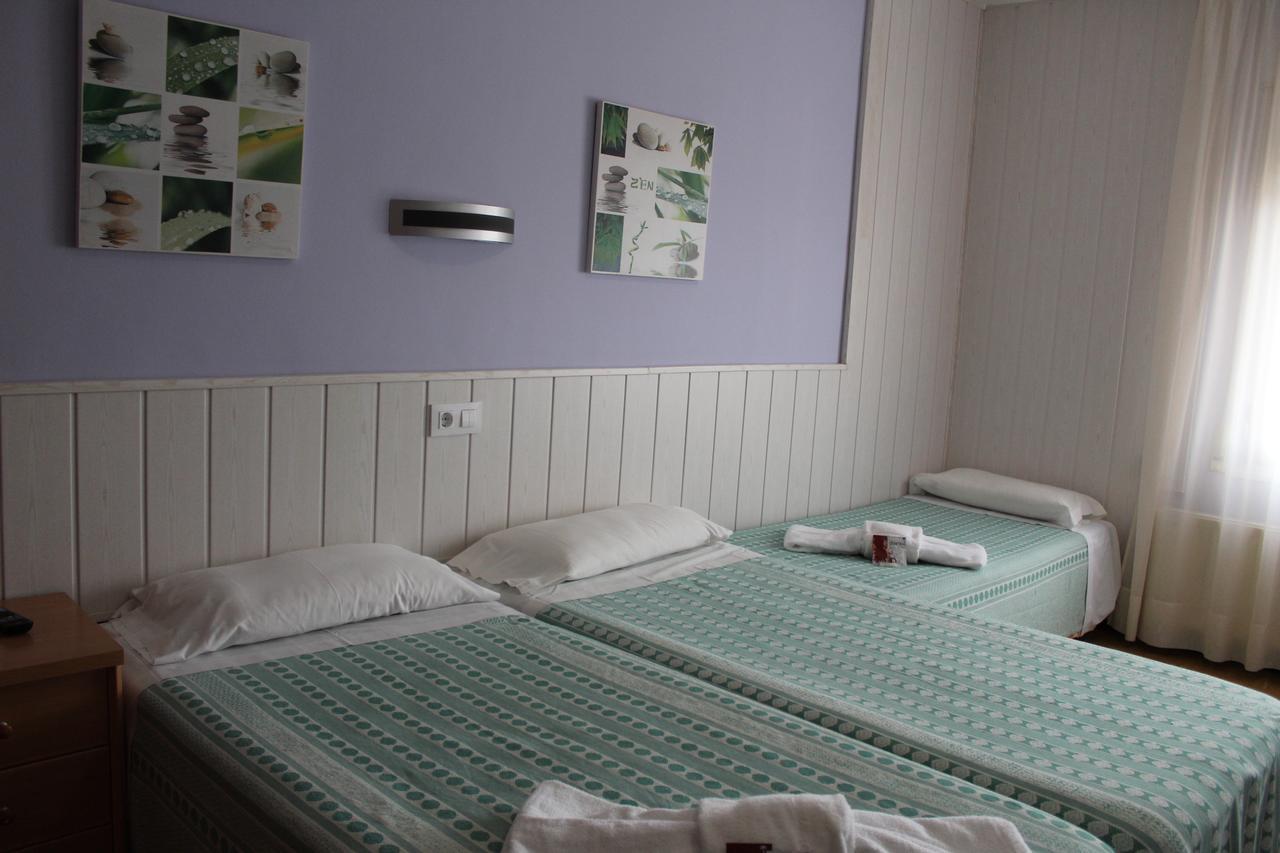 Hostal Fabrellas Caldes de Malavella Exteriör bild